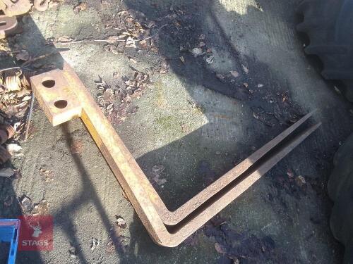 PAIR OF PALLET FORKS