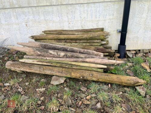 35 MIXED USED FENCE STAKES