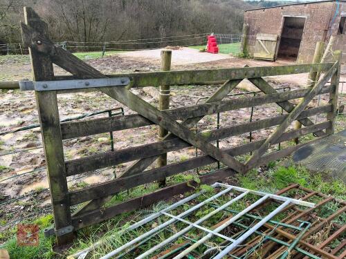 12' WOODEN GATE