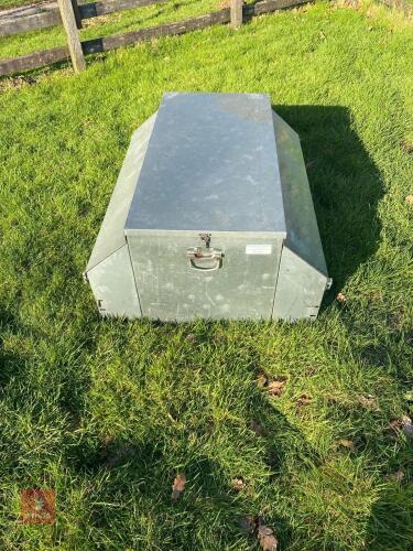 4 GALVANISED PHEASANT/PARTRIDGE FEEDERS