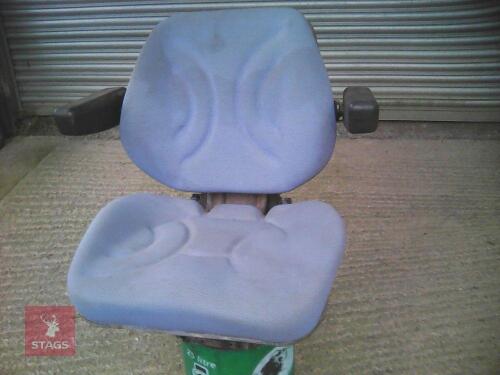 TRACTOR SEAT