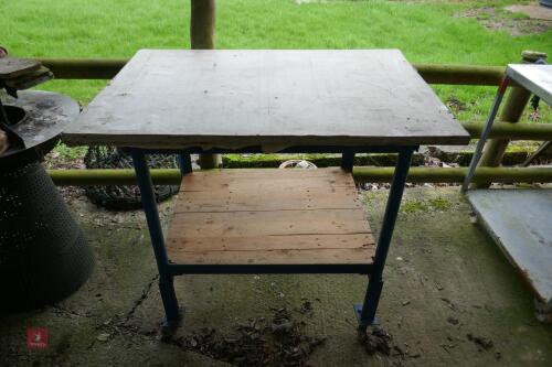 WHEELED WOODEN BENCH
