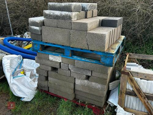 3 PALLETS OF 4'' BREEZE BLOCKS (10)