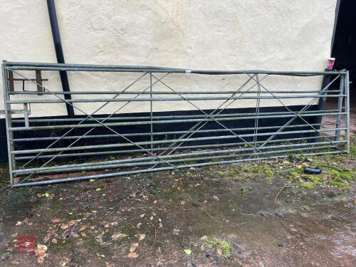 3 GALVANISED FIELD GATES (29)