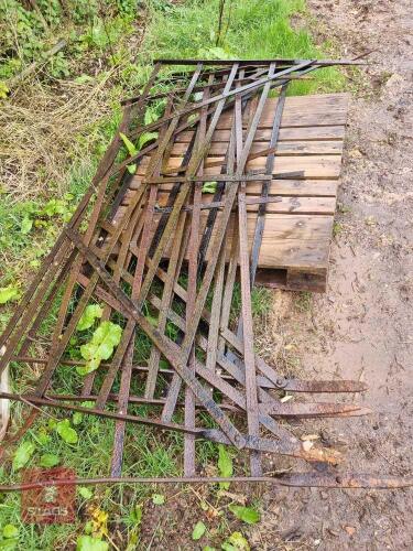 12 ANTIQUE SHEEP HURDLES (S/R)
