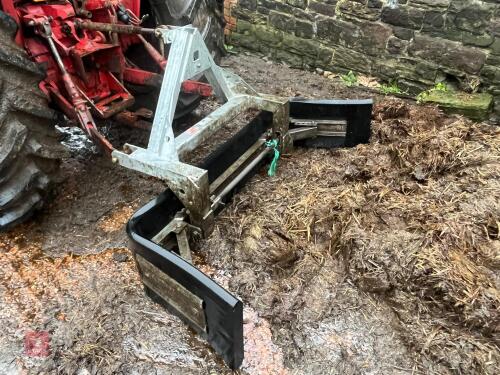 RITCHIE GALVANISED YARD SCRAPER