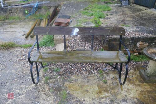 LRG WOODEN BENCH C/W CAST ENDS (17)