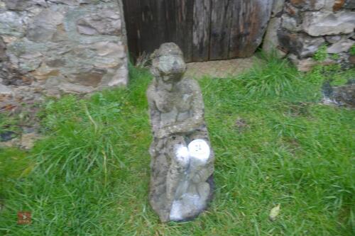 ORNATE SANDSTONE STATUE OF LADY (24)