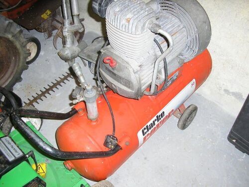 CLARK PORTABLE ROVER 50 AIR COMPRESSOR
