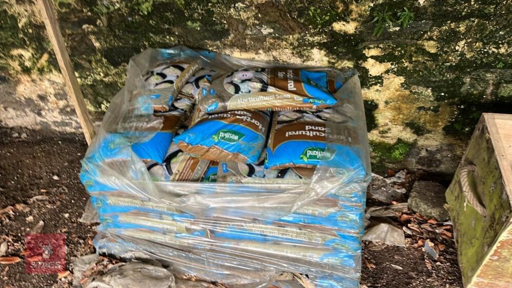 APPROX 32 20KG BAGS OF HORTICULTURE SAND