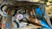 APPROX 32 20KG BAGS OF HORTICULTURE SAND - 2