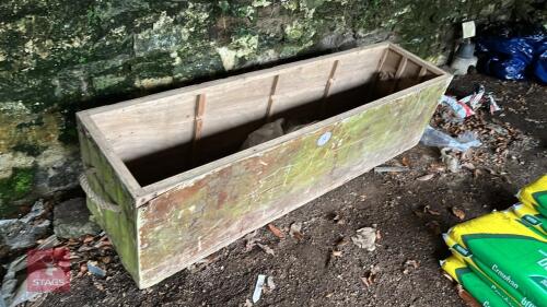 2M X 50CM X 50CM WOODEN BOX WITH HANDELS