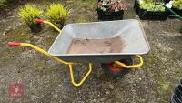 LARGE GARDEN WHEELBARROW - 4