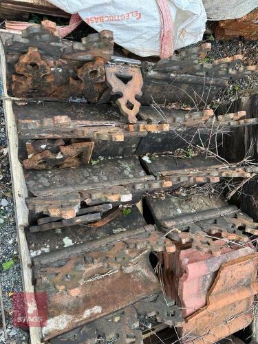 9 DECORATIVE RIDGE TILES
