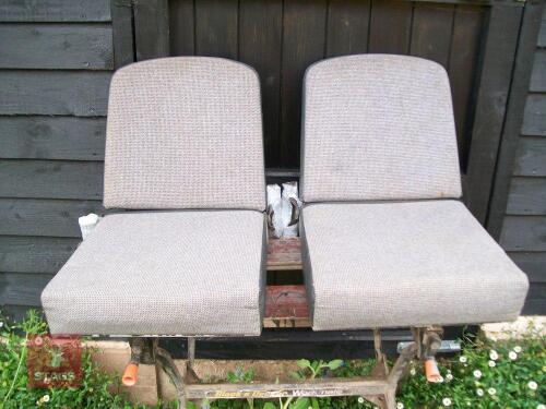 LAND ROVER DEFENDER DICKIE SEATS