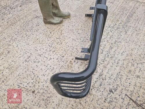 LAND ROVER DEFENDER BULL BAR