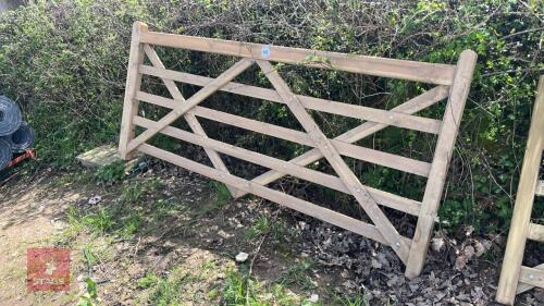 2.7M WOODEN GATE