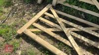 2 3M WOODEN GATE - 11