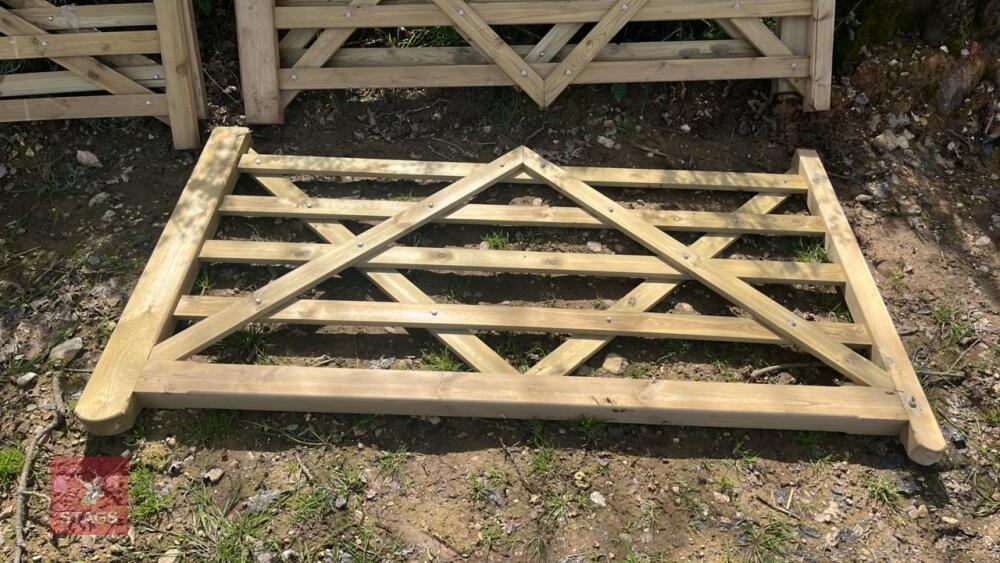 2.1M WOODEN GATE