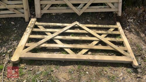 2.1M WOODEN GATE
