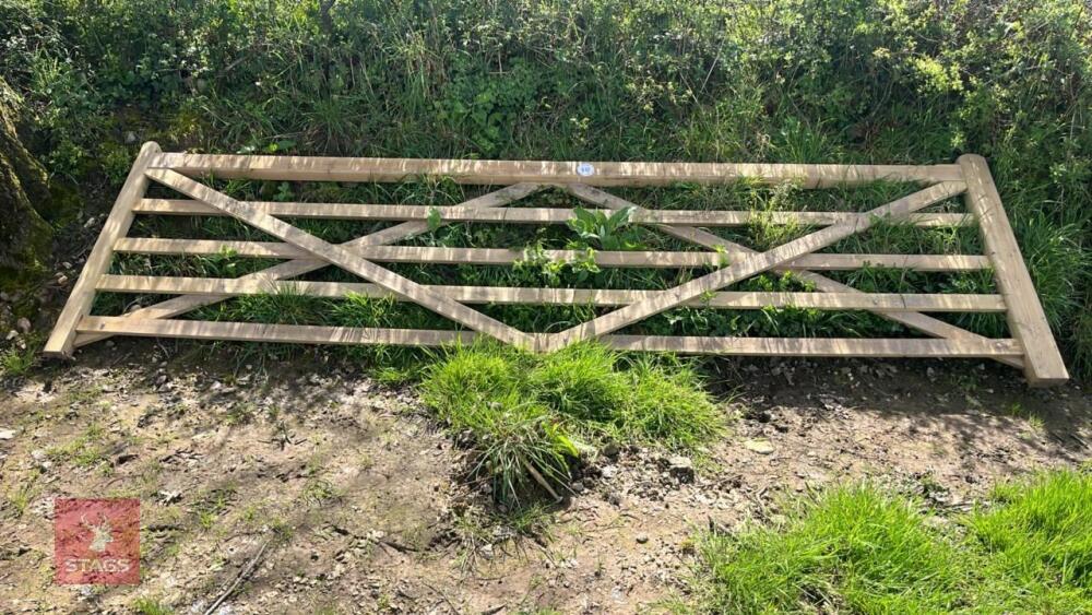 3.9M WOODEN GATE