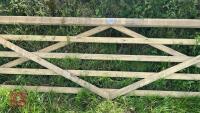 4.2M WOODEN GATE - 4