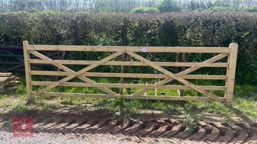 3.9M WOODEN GATE