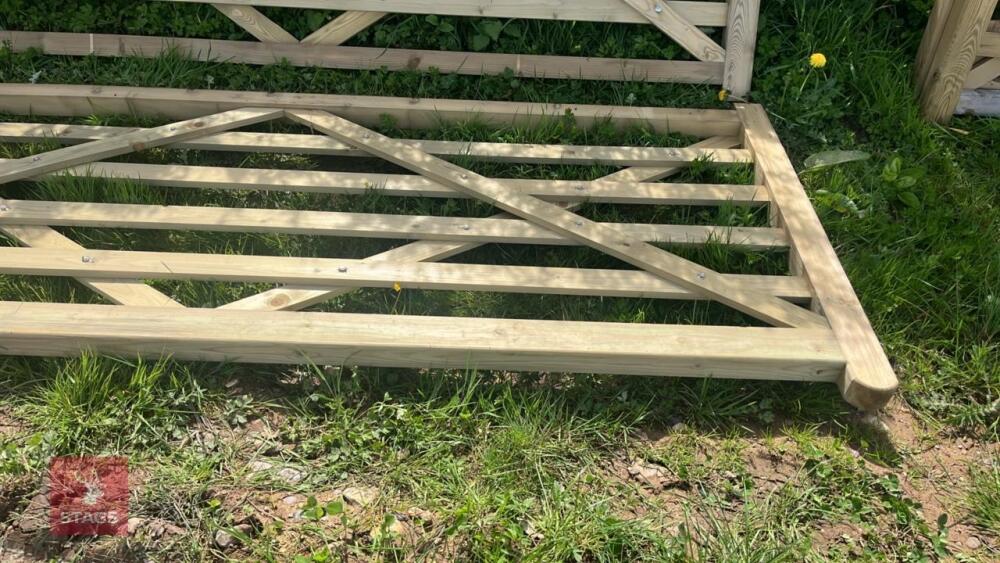 10' WOODEN GATE