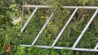 14' 6'' GALVANISED FEED BARRIER - 8