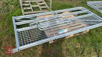 2 HALF MESH 2.4M GATES