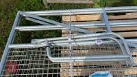 2 HALF MESH 2.4M GATES - 3