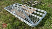 2 HALF MESH 2.4M GATES - 5