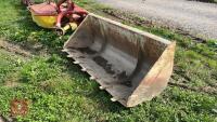 1.8M TRACTOR BUCKET WITH TEETH - 2