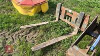 EURO 8 ADJUSTABLE PALLET FORKS - 4