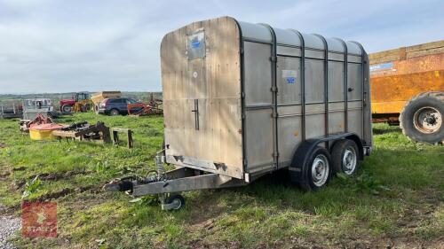 IFOR WILLIAMS 10' LIVESTOCK TRAILER