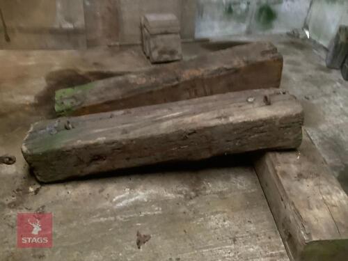 LARGE OAK BLOCKS