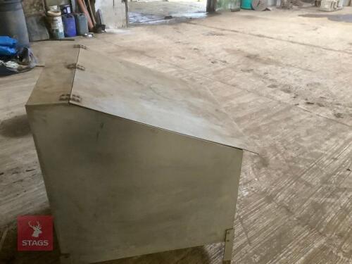 ALUMINIUM BOX/STORAGE CUPBOARD