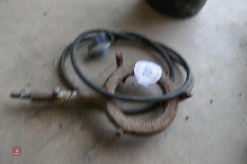 GAS HOB, PIPE & REGULATOR (111)