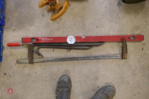 SASH CLAMPS, 2 CROWBARS & LEVEL(152)