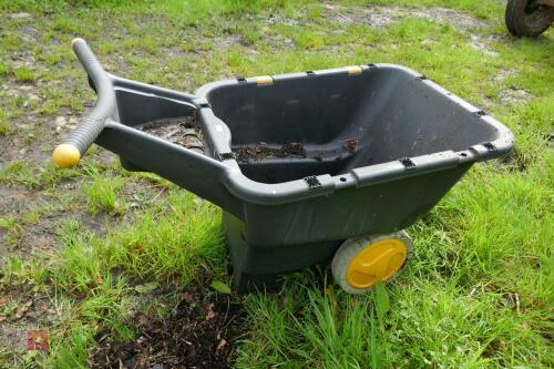 PLASTIC SHOW BARROW