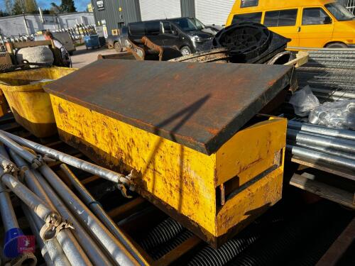 1.8M STORAGE BOX
