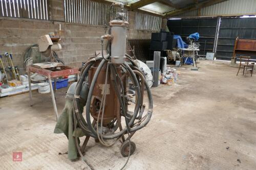 MOBILE SHOT BLASTING POT