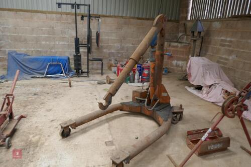 HEAVY DUTY HYDRAULIC ENGINE HOIST