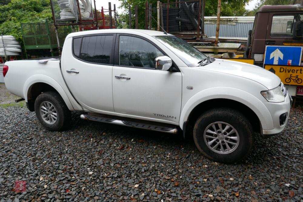 2015 MITSUBISHI TROJAN 2.5L 200 PICK UP