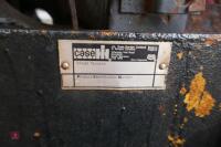 CASE INTERNATIONAL 685 2WD TRACTOR - 29