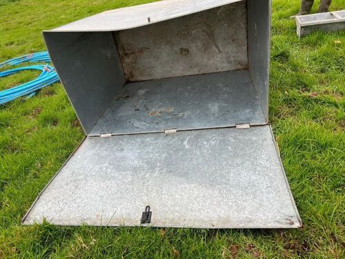 GALVANISED FEED BIN
