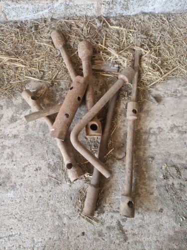COLLECTABLE OLD LORRY WHEEL