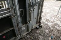 BATEMAN AMBASSADOR CATTLE CRUSH - 13