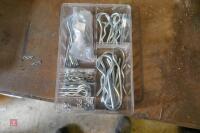 BOX OF ASSORTED 'R' CLIPS - 4