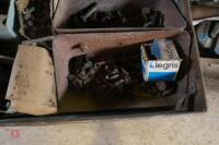 TRAY MAINLY BOLTS - 3